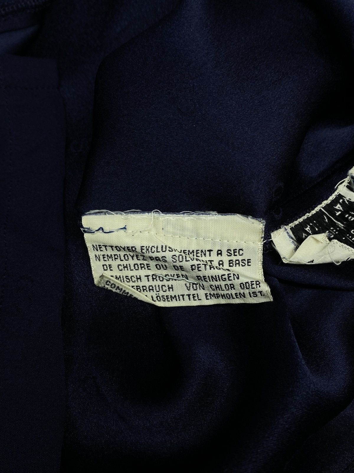 Christian Dior Monsieur Vintage 90s Christian Dior CD Monogram Silk Shirt Navy Blue Size US S / EU 44-46 / 1 - 12 Thumbnail