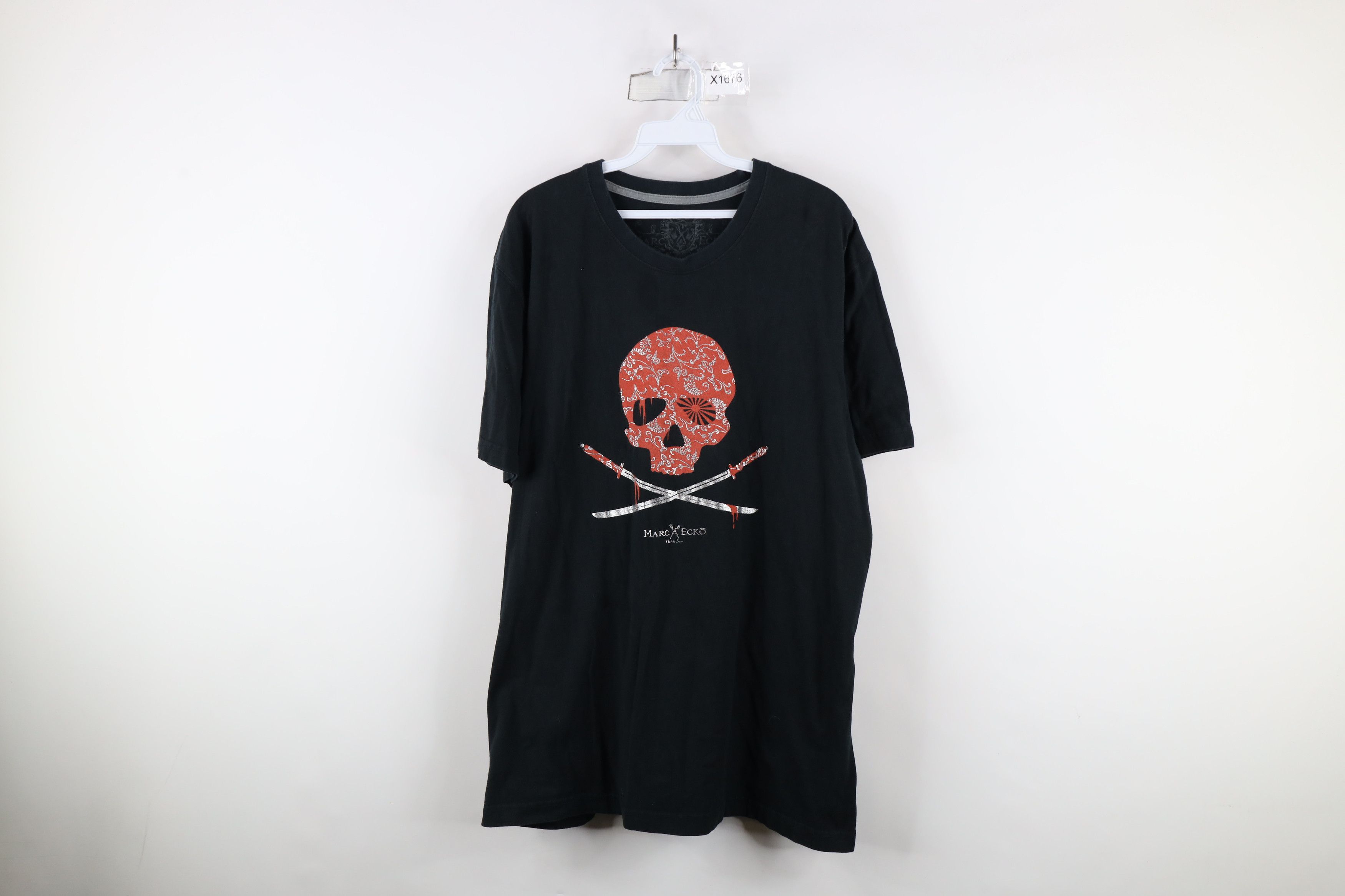 Marc Ecko × Vintage Vintage Marc Ecko Paisley Skull Sword Short Sleeve T-Shirt Size US XL / EU 56 / 4 - 1 Thumbnail