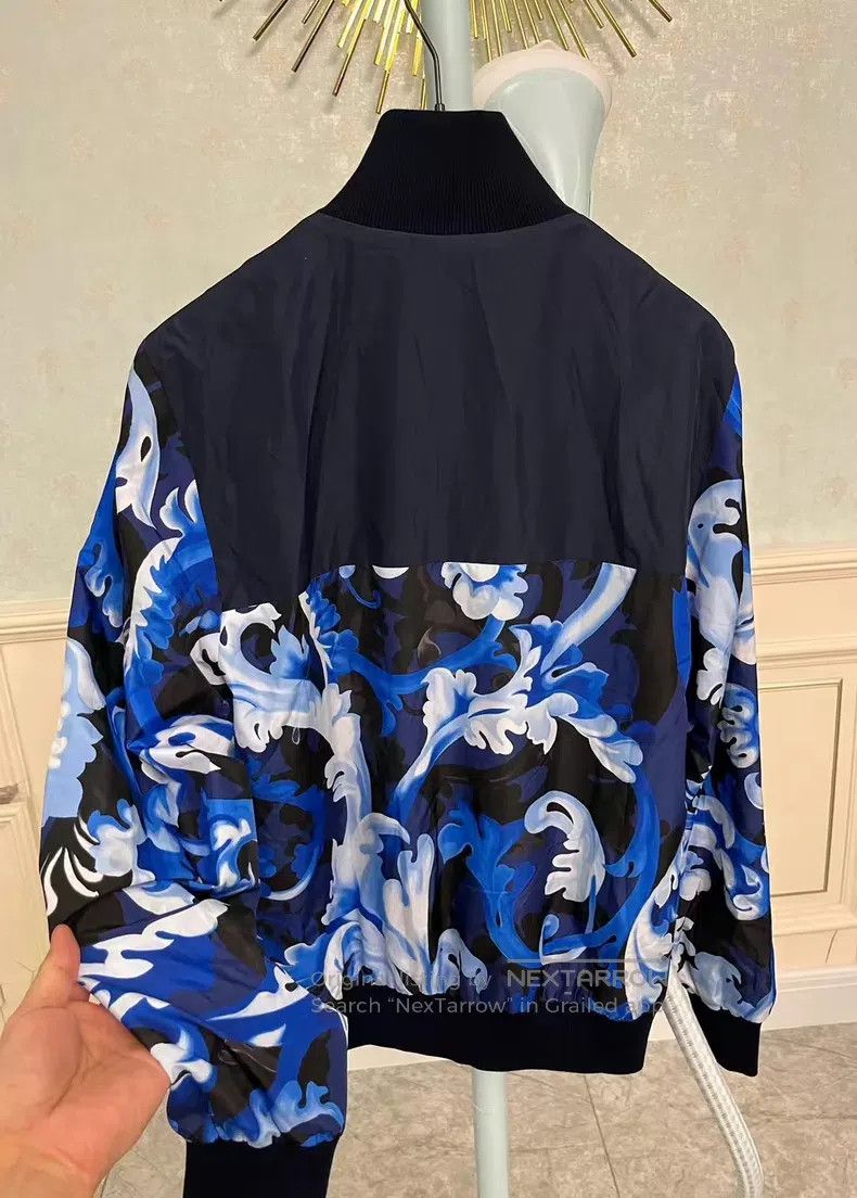 Versace Versace Classic baroque print worn on both sides Size US M / EU 48-50 / 2 - 5 Thumbnail