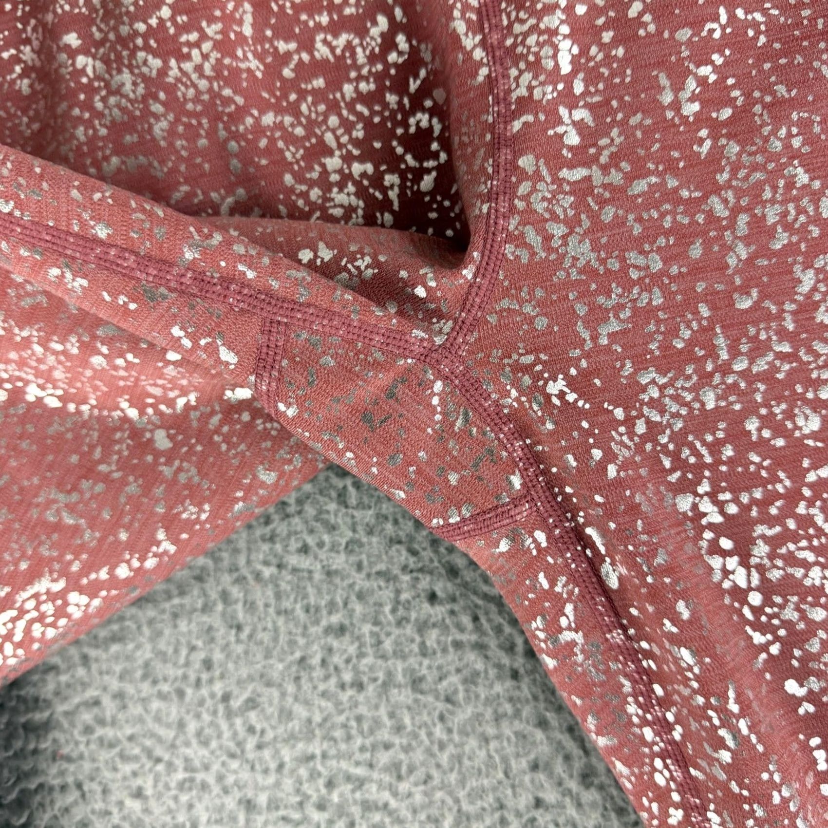 Sweaty Betty Sweaty Betty SB6102 Athletic Leggings Womens M Pink Silver Metallic Foil Size 27" / US 4 / IT 40 - 2 Thumbnail