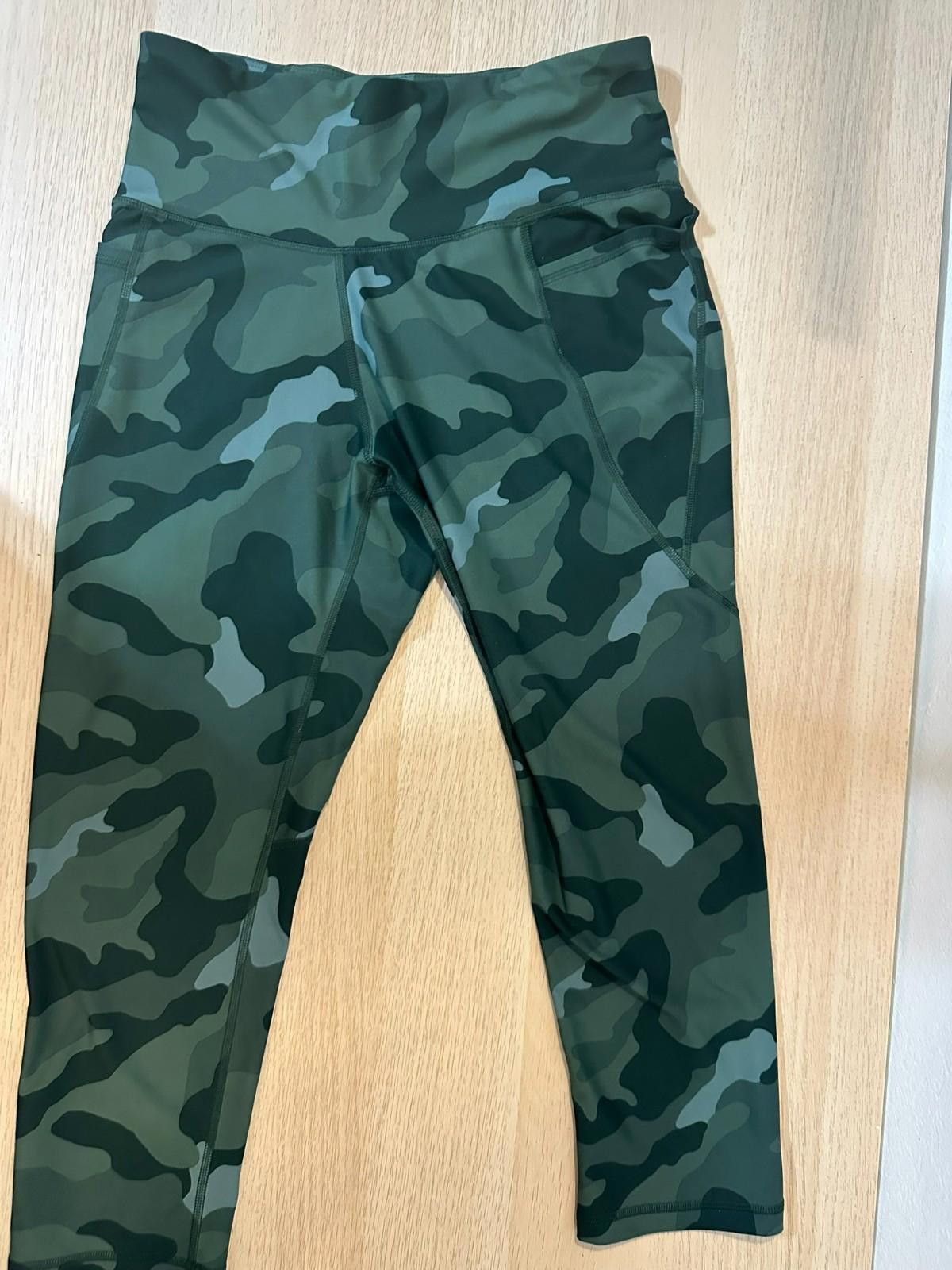 Old Navy Old Navy Active Elevate Go-Dry Leggings Women’s Size L Size 36" / US 14 / IT 50 - 1 Thumbnail