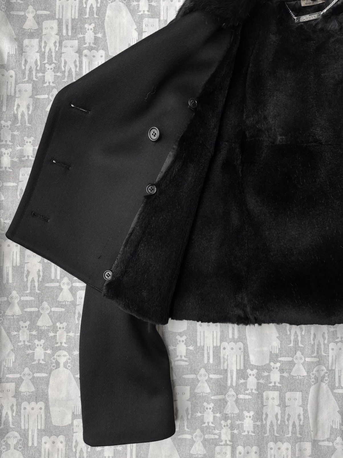 Alexander McQueen Alexander McQueen AW08 Fur Lined Double Breasted Jacket Size M / US 6-8 / IT 42-44 - 6 Thumbnail