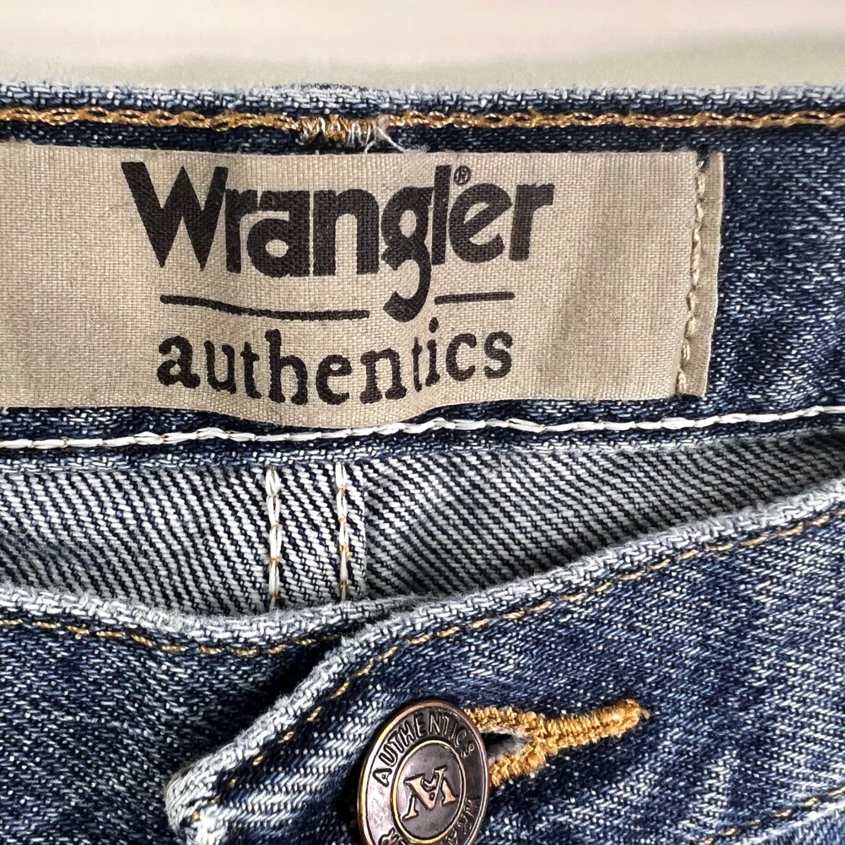 Wrangler VINTAGE Wrangler Authentic Straight Jeans Mens 35 x 34 Blue 80s 90s Denim Adjustable Rise High Men’s Jeans Size US 35 - 5 Thumbnail