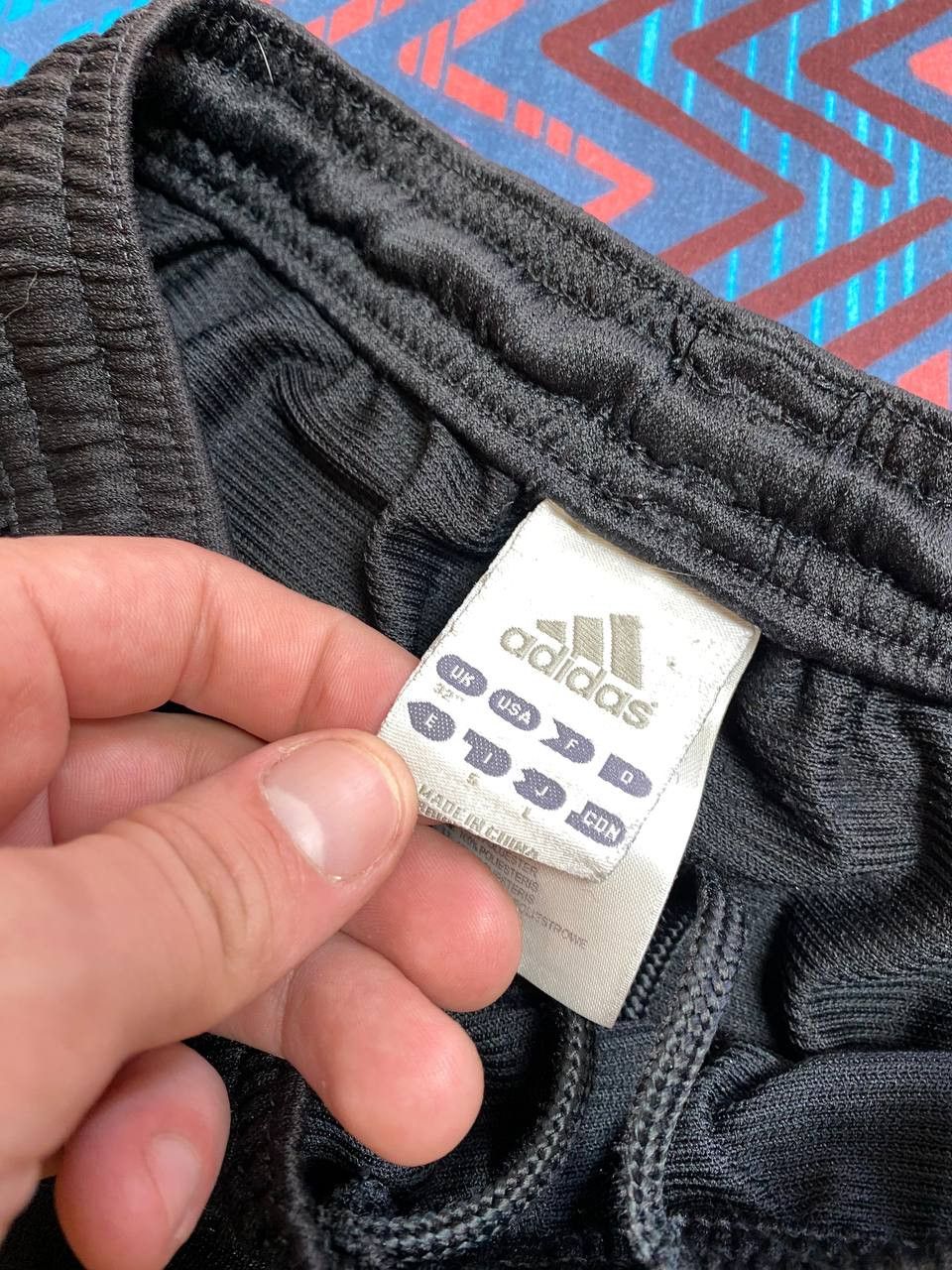 Adidas streetwear Adidas black shorts Vintage Y2K logo Size US 32 / EU 48 - 2 Thumbnail