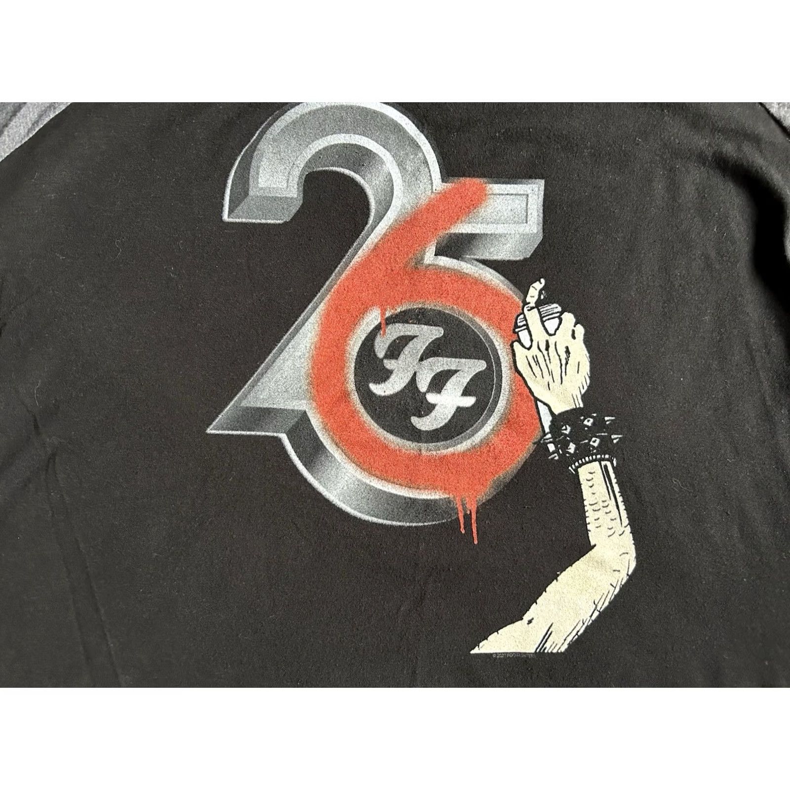 Vintage Foo Fighters Raglan Baseball Shirt 26th Anniversary Year 2021 L Black Men Shirts Size US L / EU 52-54 / 3 - 3 Thumbnail