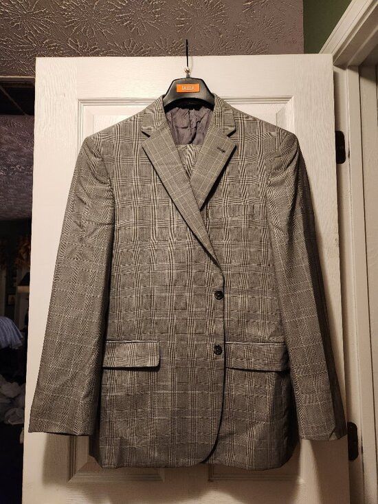 Jos. A. Bank jos.a.bank men's 80%wool 20%silk 2 PC suit size: 46R Size 46R - 1 Thumbnail
