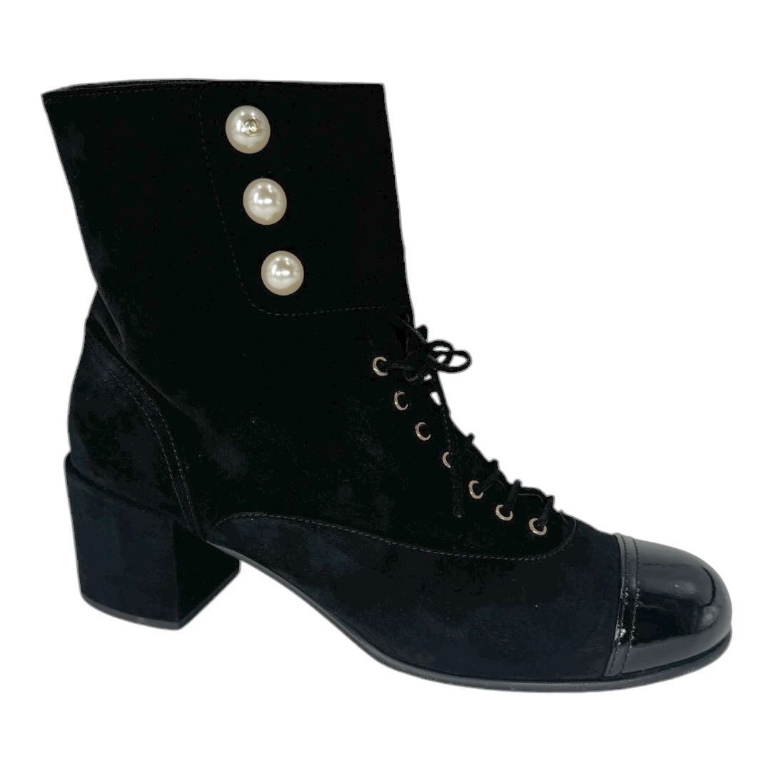Chanel Chanel Suede Pearl CC Logo Patent Cap Toe Short Boots Size US 10 / IT 40 - 1 Thumbnail