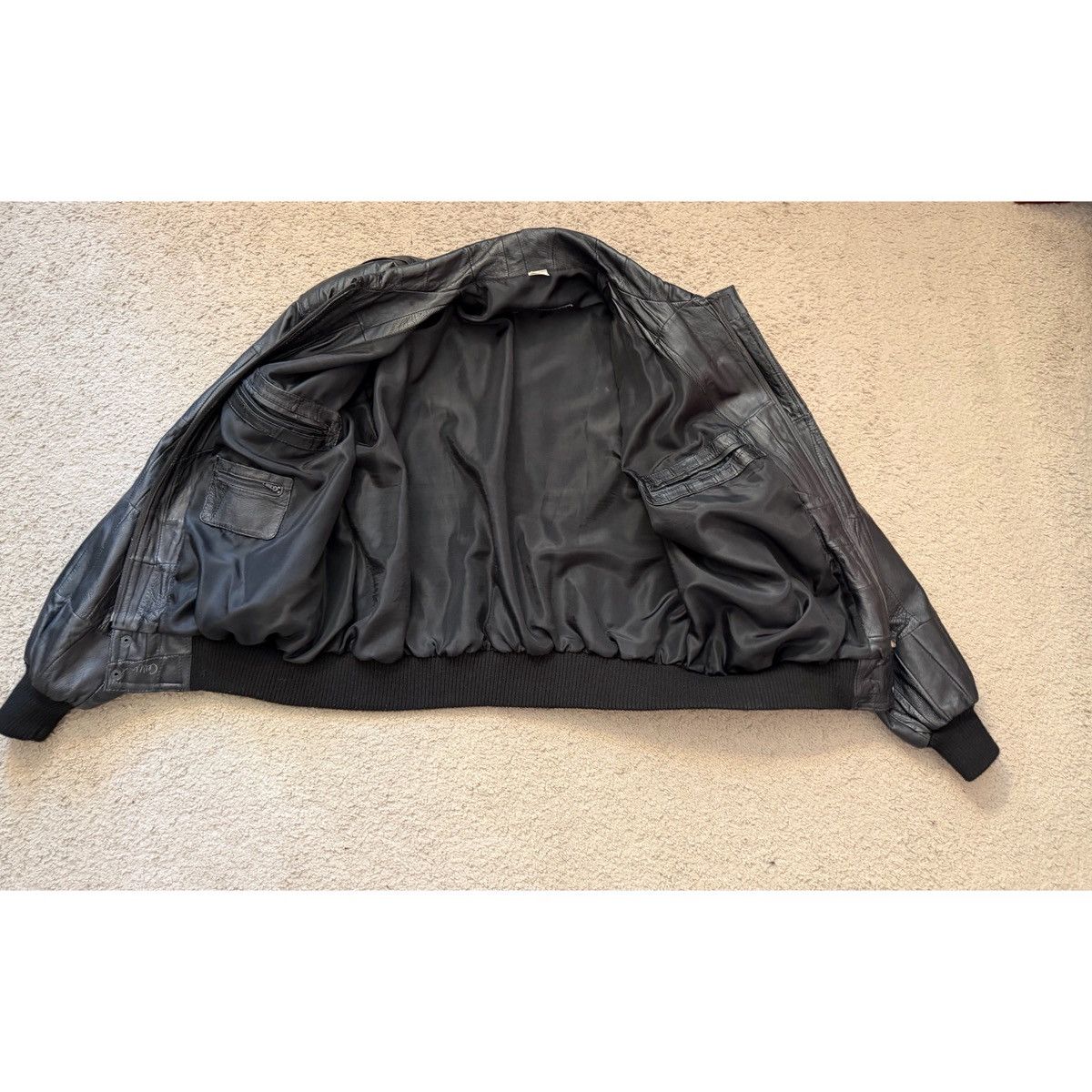 Vintage VINTAGE BLACK PATCHWORK BOMBER LEATHER JACKET Size US M / EU 48-50 / 2 - 23 Thumbnail