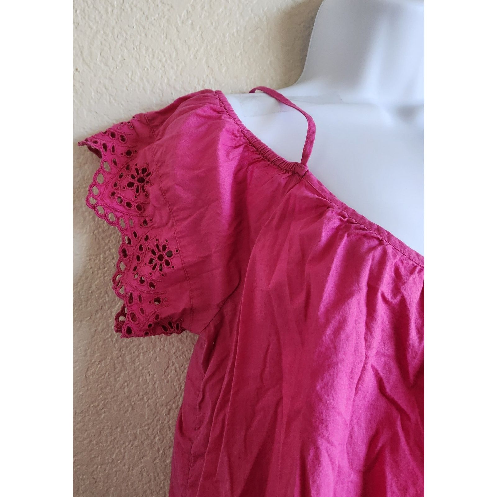 Other Abound Fuchsia Pink Eyelet Hem Cold Shoulder Top Large Size L / US 10 / IT 46 - 2 Thumbnail