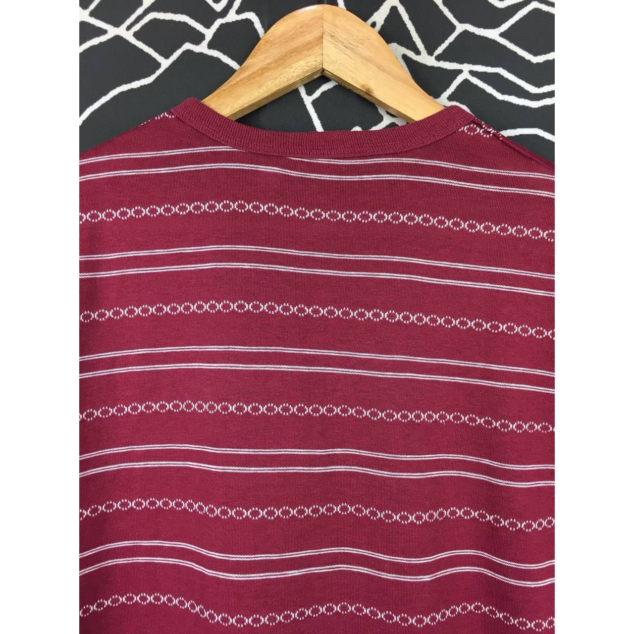 Vintage Vtg 90s Retro Style Patterned Single Stitch Henley Neck Tee Size US S / EU 44-46 / 1 - 10 Thumbnail