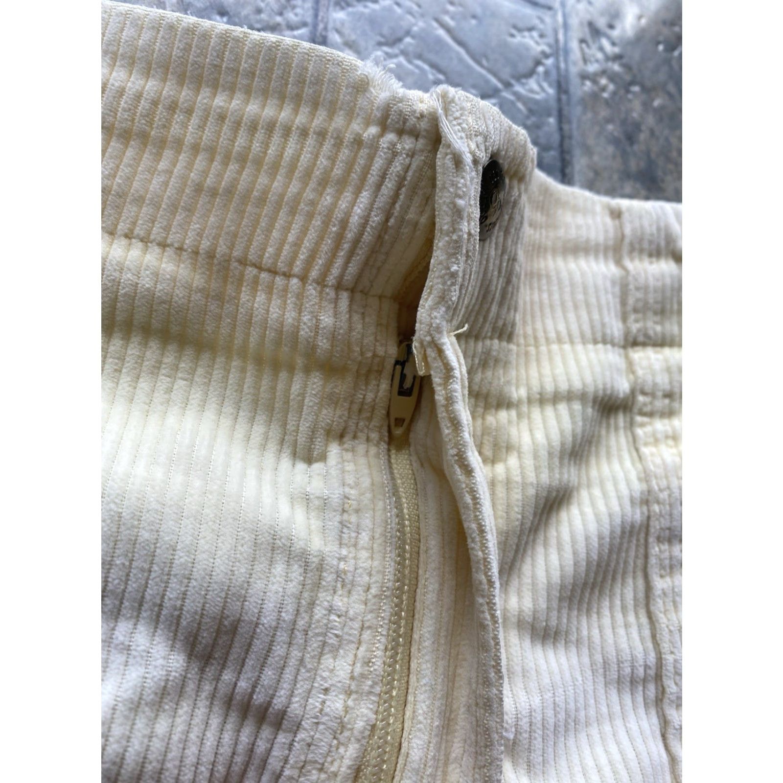 Ocean Pacific VINTAGE Ocean Pacific Corduroy Shorts Women’s 36 Yellow Made In USA Size 25" / US 0 / IT 36 - 6 Thumbnail