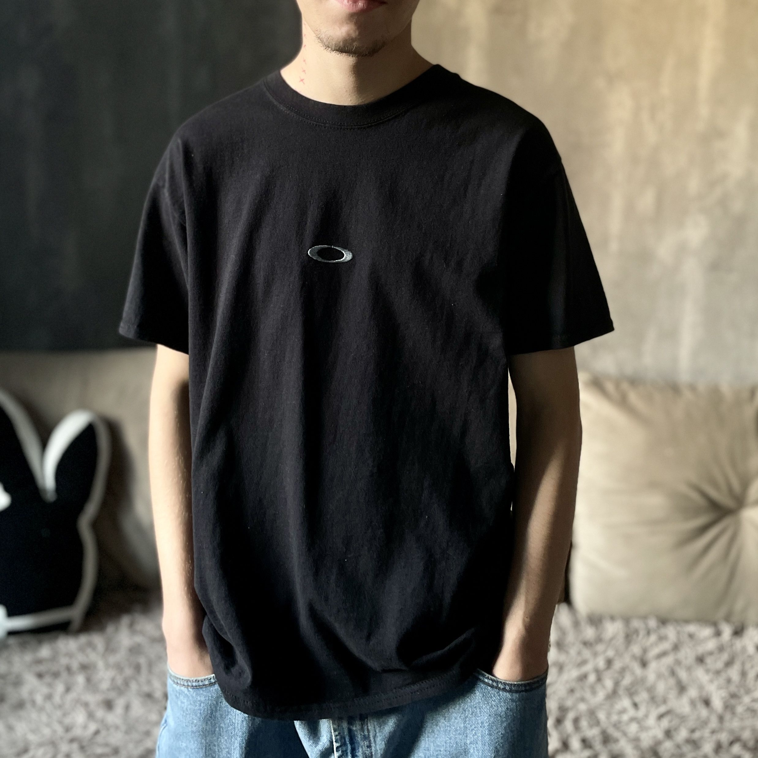 Oakley × Vintage ☠️ OAKLEY 00s Big Central Back Logo