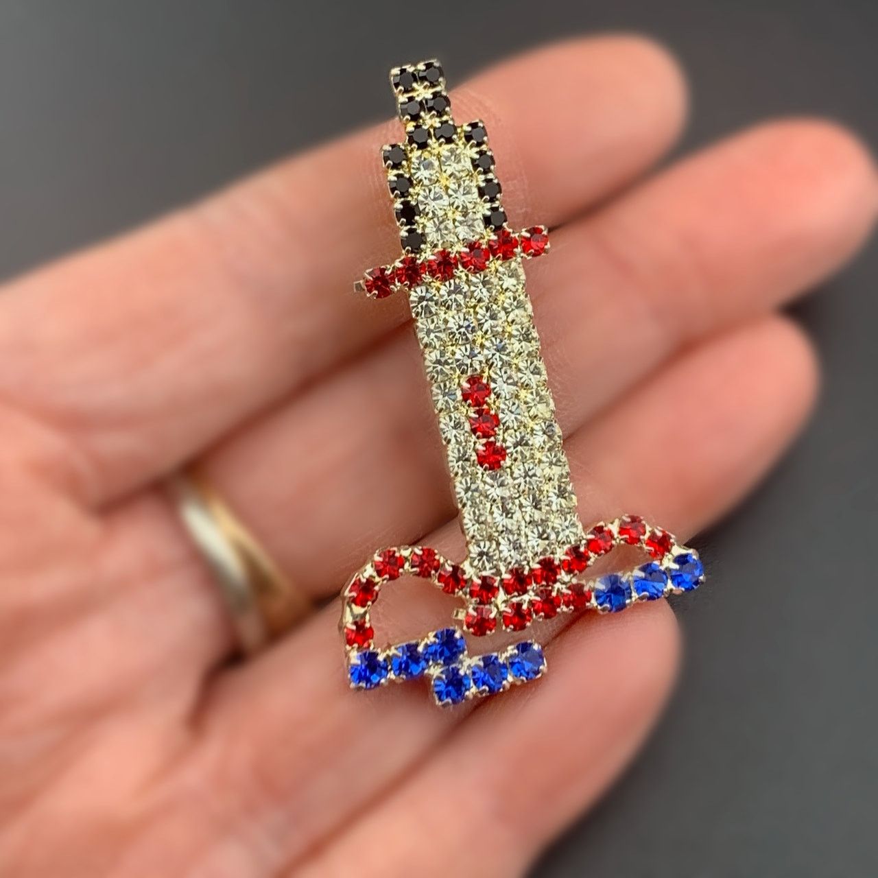 Vintage Vintage Red Blue Rhinestone Lighthouse Candle Brooch 2" Size ONE SIZE - 2 Thumbnail