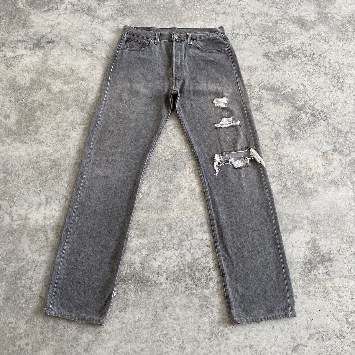 Levi's Vintage Late 90’s Levis 501 Ash Grey Distressed Jeans Size US 32 / EU 48 - 1 Thumbnail