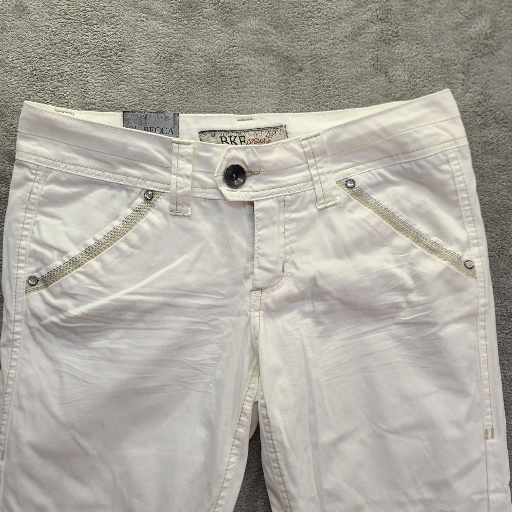 Vintage VINTAGE BKE Capris Womens 27x22 Becca Slim Fit Mid Rise Cropped Embroidered Comfort Y2K Capri Pants Womensည Size ONE SIZE - 2 Thumbnail