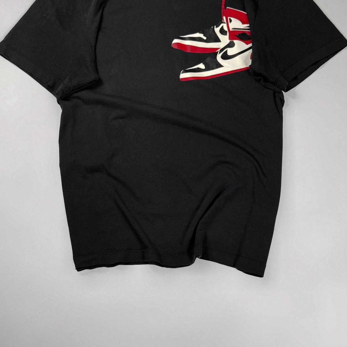 Nike Nike Air Jordan Shoes Logo T-Shirt Vintage Size US M / EU 48-50 / 2 - 3 Thumbnail