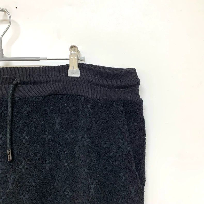Louis Vuitton Louis Vuitton size l Black towel shorts with full logo shor Size US 28 / EU 44 - 6 Thumbnail