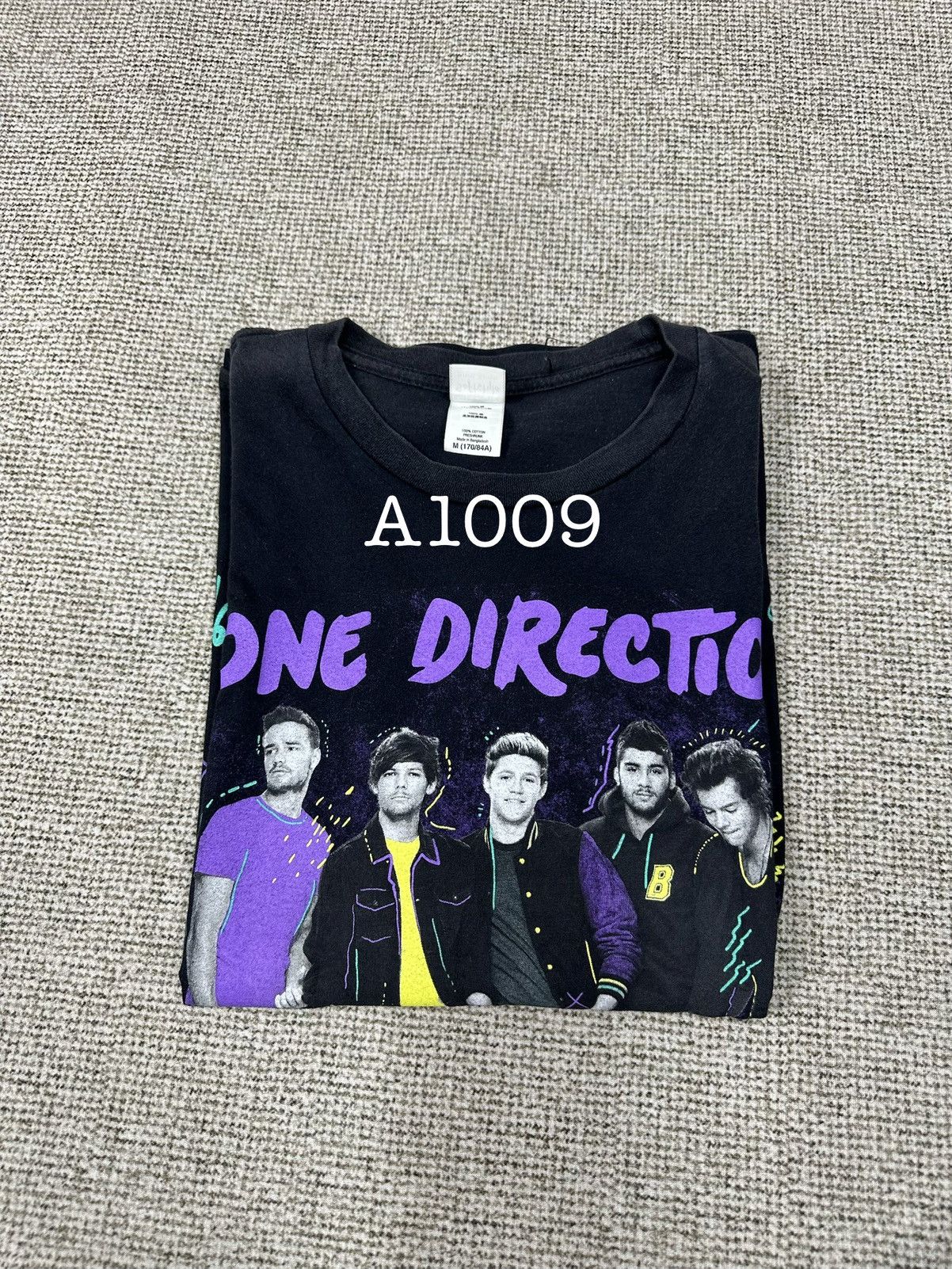 Band Tees One Direction On The Road Again Tour 2015 Tshirt A1009 Size US M / EU 48-50 / 2 - 12 Thumbnail