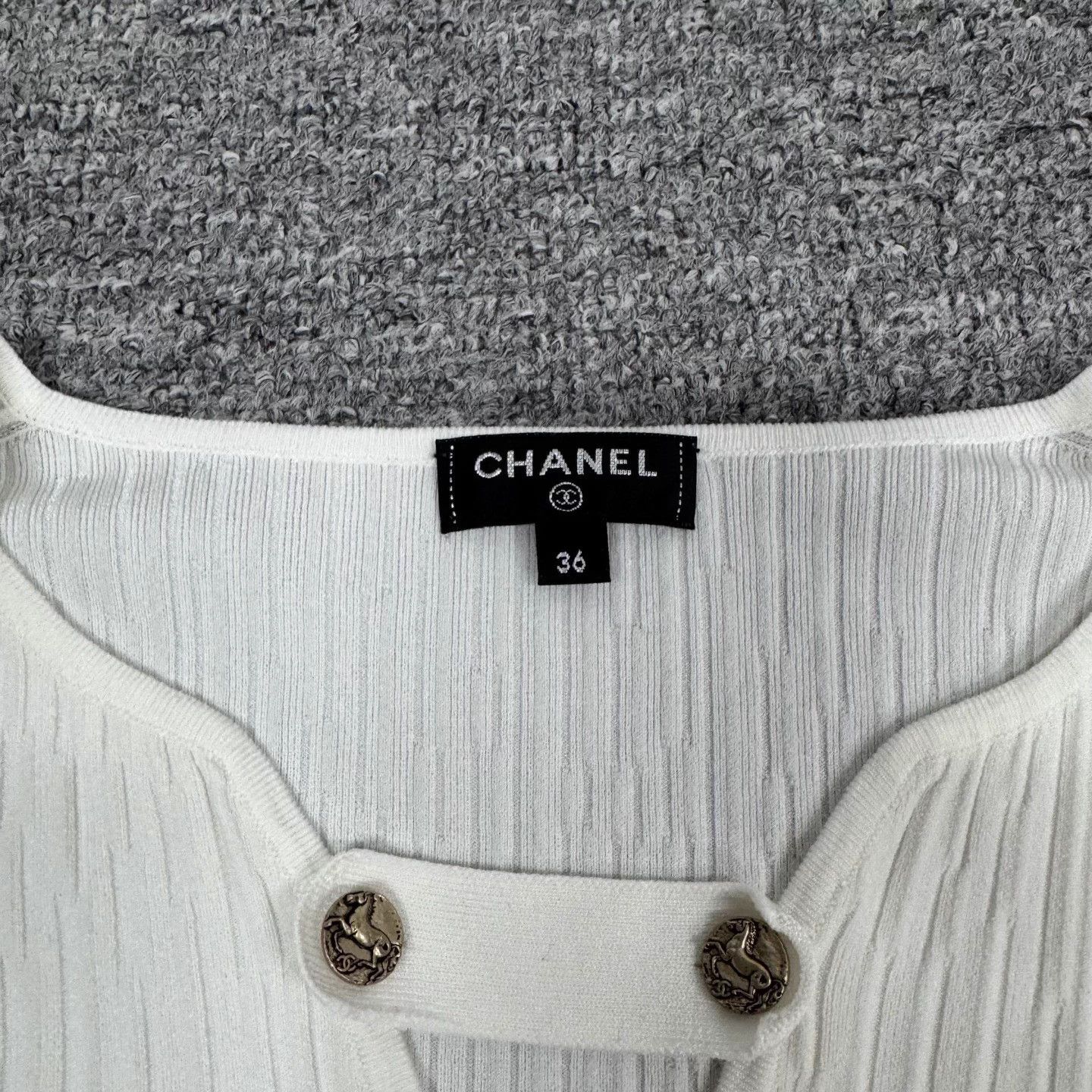 Chanel Chanel V-neck gold horsebit knit top 36 99 new Size XS / US 0-2 / IT 36-38 - 5 Thumbnail