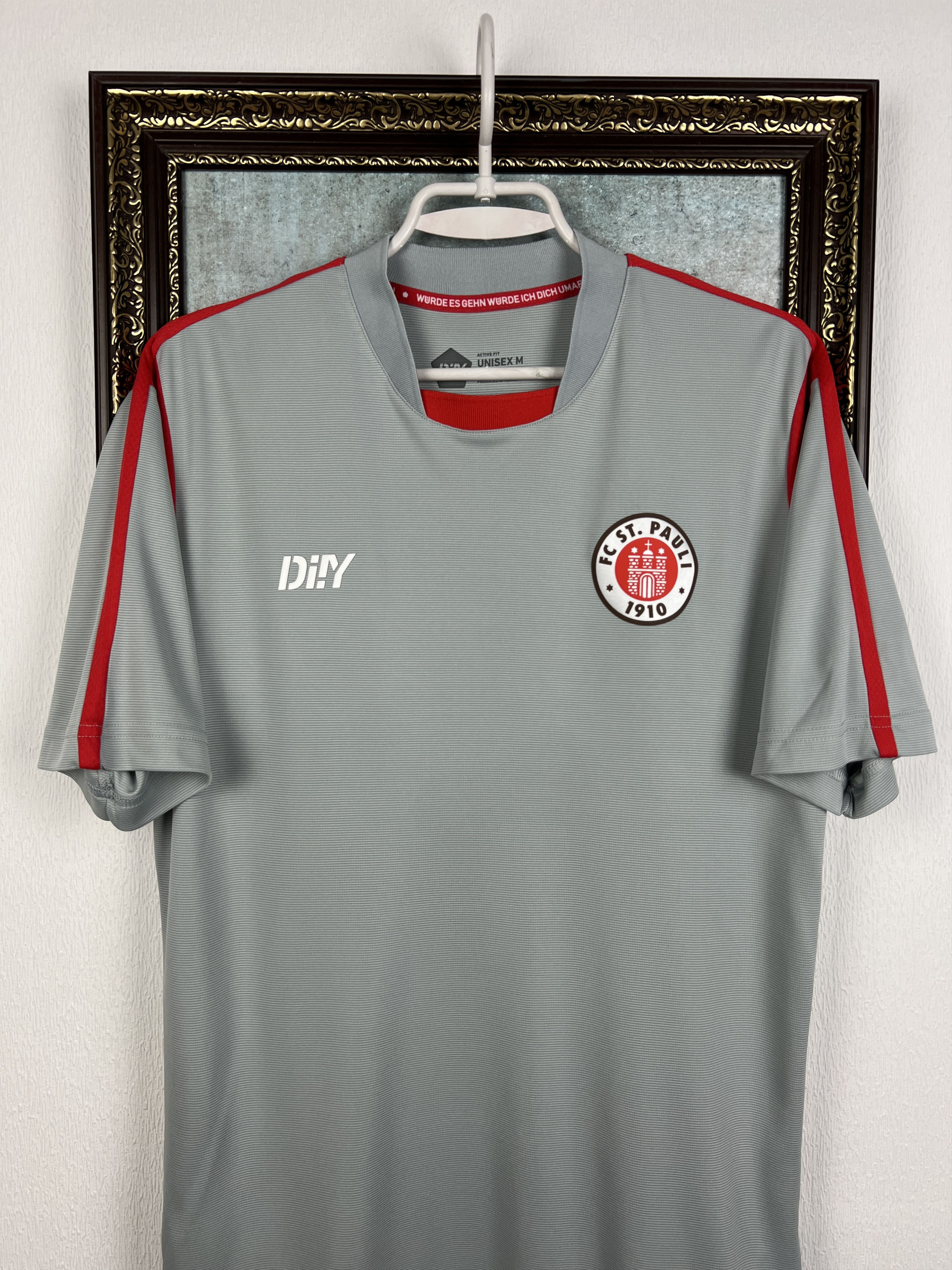 Vintage St Pauli 2022 Di!y Football Train Shirt Soccer Jersey Trikot Size US M / EU 48-50 / 2 - 2 Thumbnail
