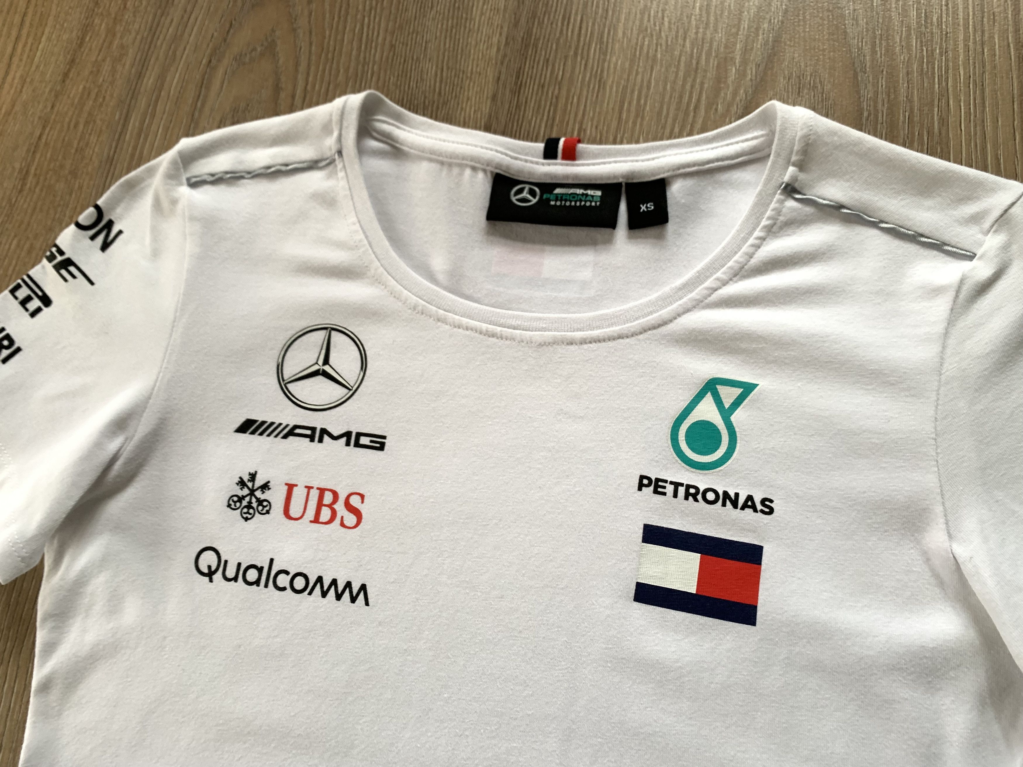 Mercedes-Benz × Tommy Hilfiger AMG Petronas Motorsport Racing White T Shirt Size XS / US 0-2 / IT 36-38 - 4 Thumbnail