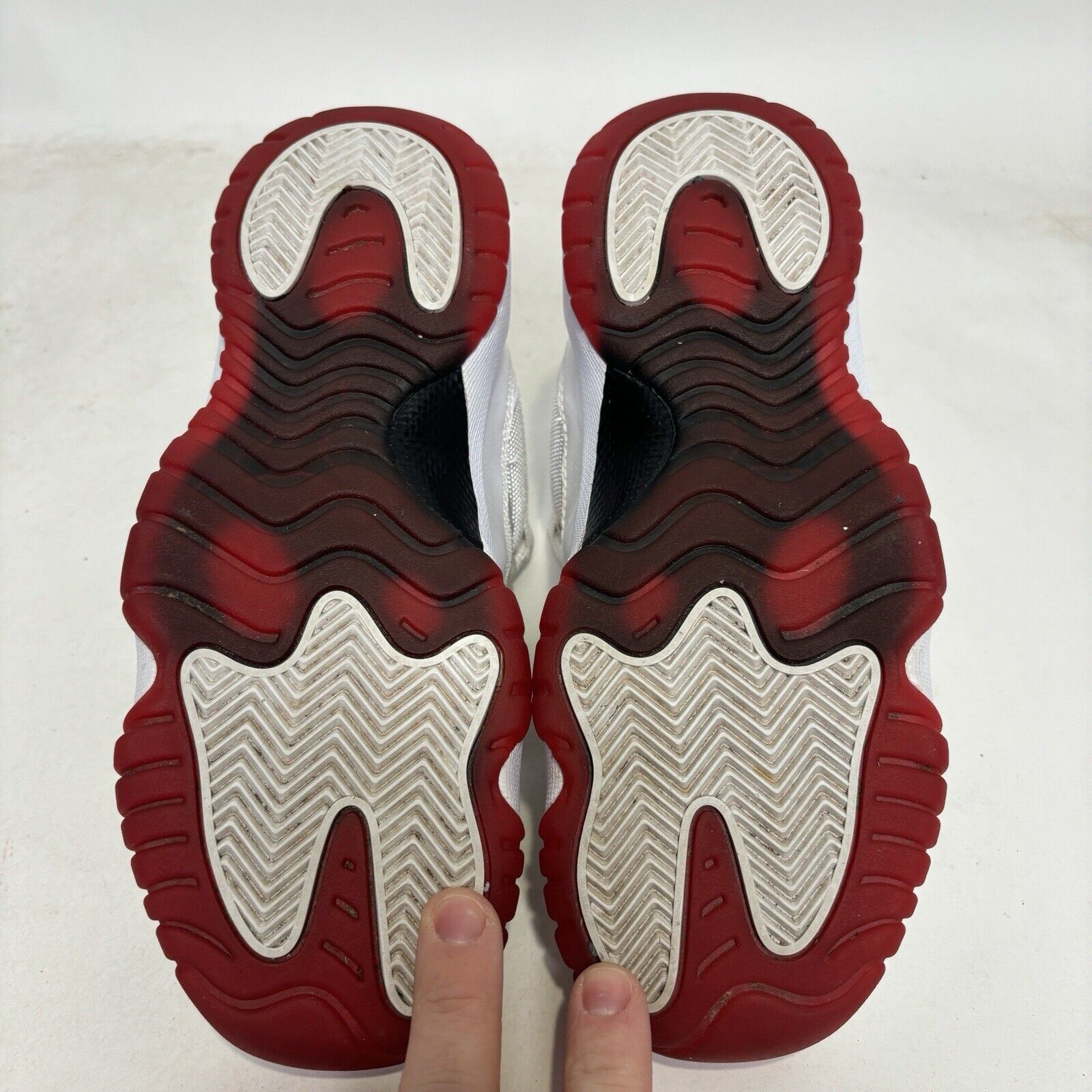 Jordan Brand Nike Air Jordan 11 Retro Low GS “Cherry/Red White” 2024 Size US 7 / IT 37 - 7 Thumbnail