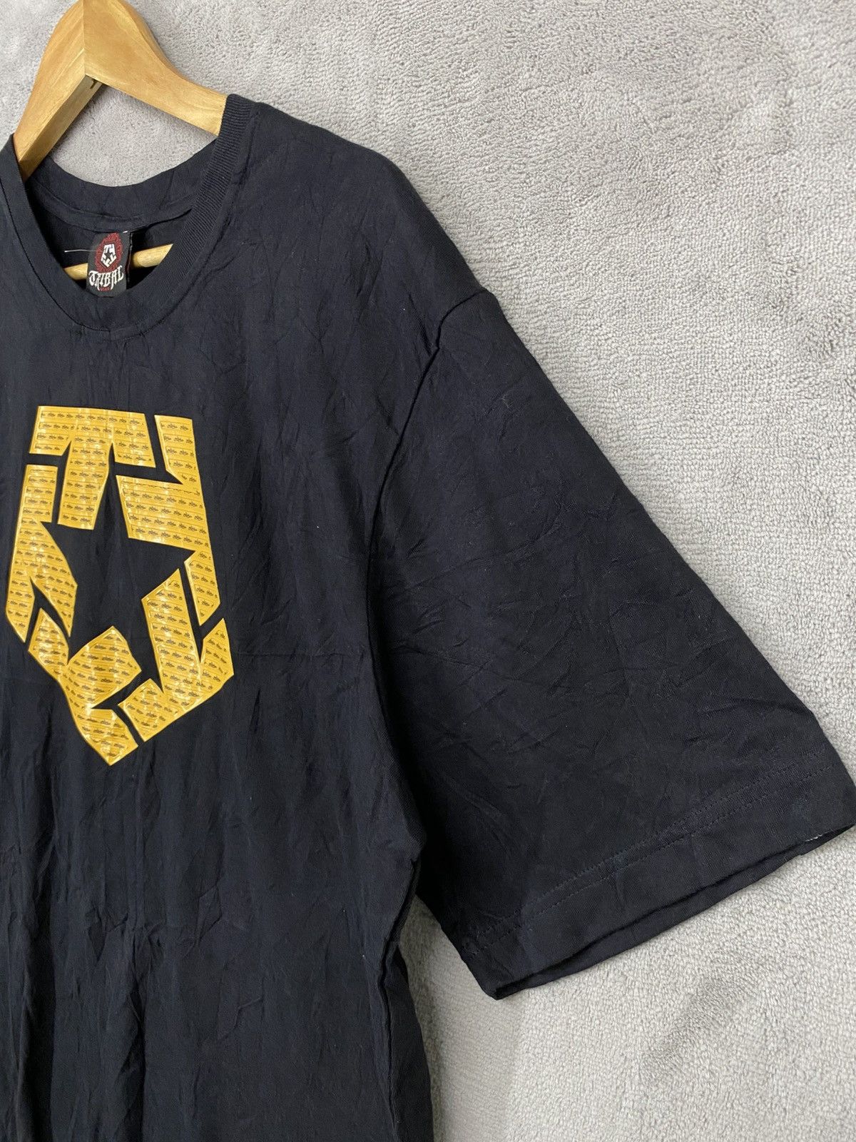Tribal Streetwear RARE🔥Y2K TRIBAL STREETWEAR GEAR BIG LOGO GRAFFITI T-SHIRT Size US L / EU 52-54 / 3 - 3 Thumbnail