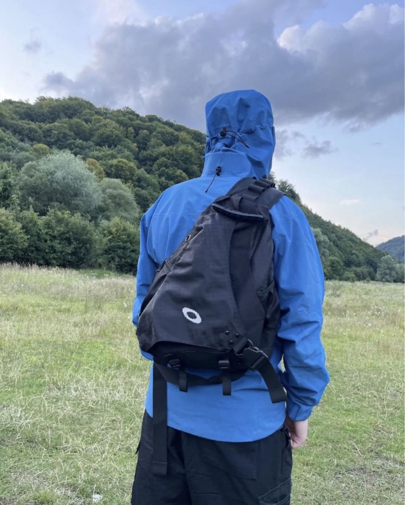 Oakley × Streetwear × Vintage Oakley sling bag Y2k gorpcore | Grailed