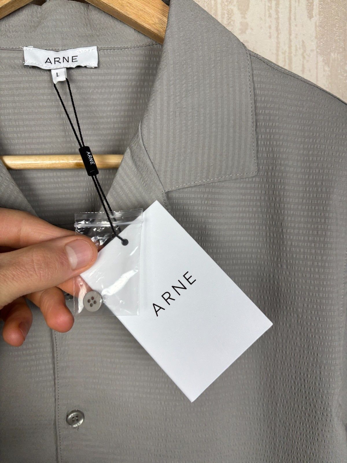 Other UK ARNE Seersucker Collar Short Sleeve Shirt in Stone Size US L / EU 52-54 / 3 - 9 Thumbnail