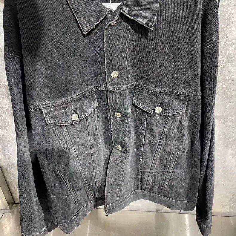 Balenciaga Balenciaga Graffiti Double B Denim Jacket Size US S / EU 44-46 / 1 - 4 Thumbnail