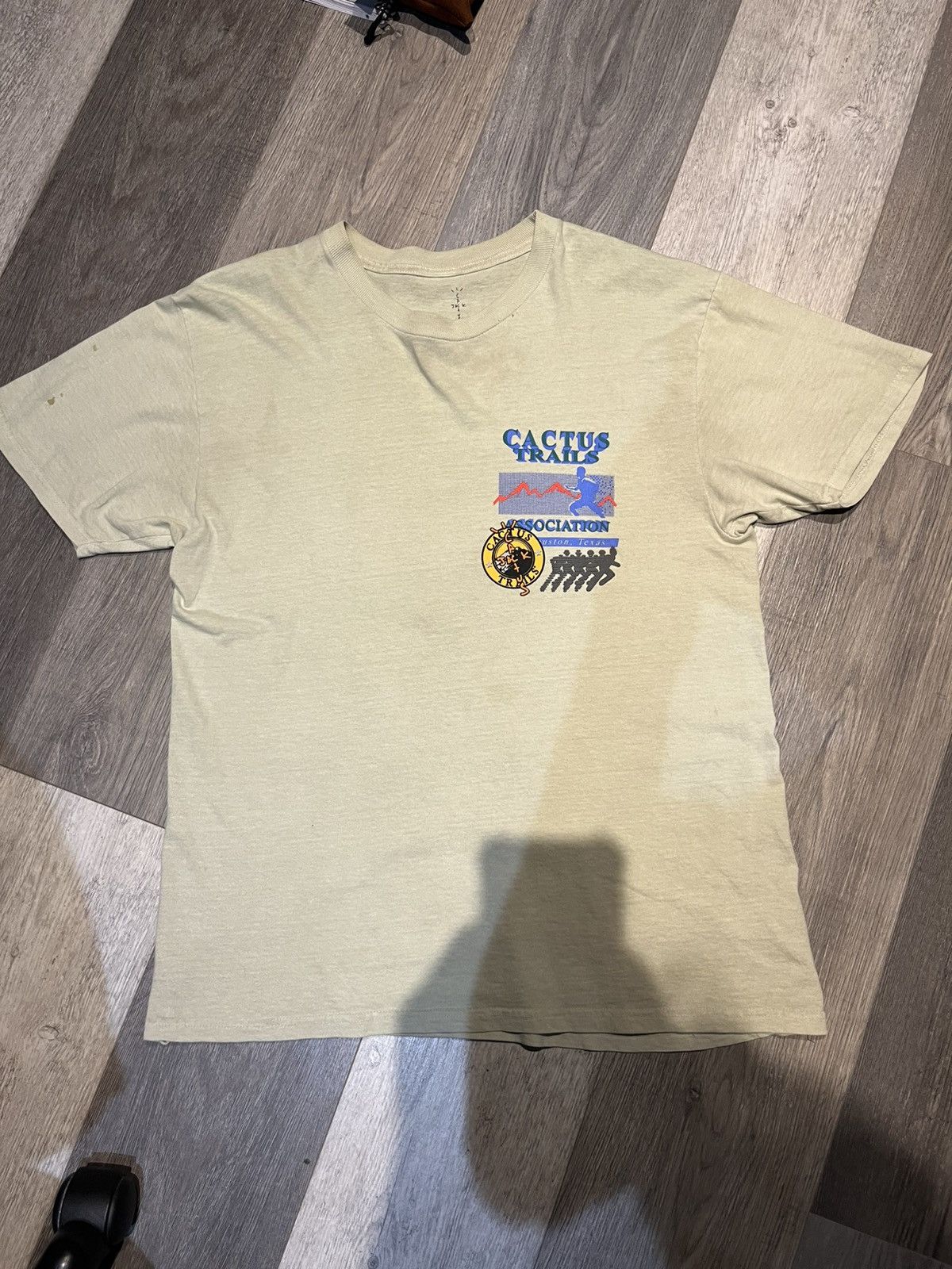 Travis Scott Cactus jack tee Size US M / EU 48-50 / 2 - 1 Thumbnail