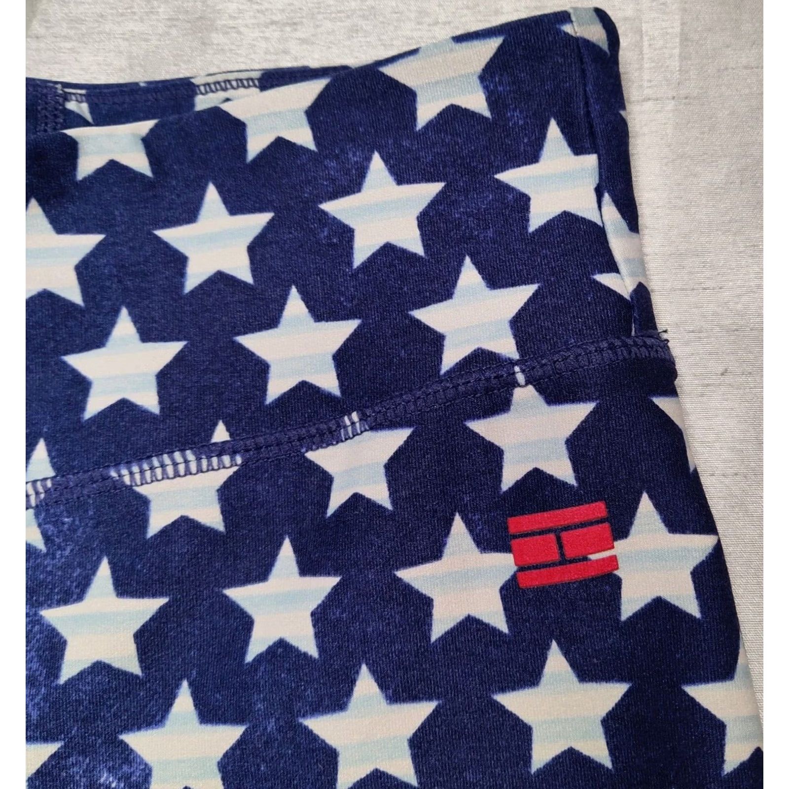 Tommy Hilfiger TOMMY HILFIGER SPORT Women Medium USA FLAG Patriotic AOP Compression Leggings Shirt? Size 32" / US 10 / IT 46 - 5 Thumbnail