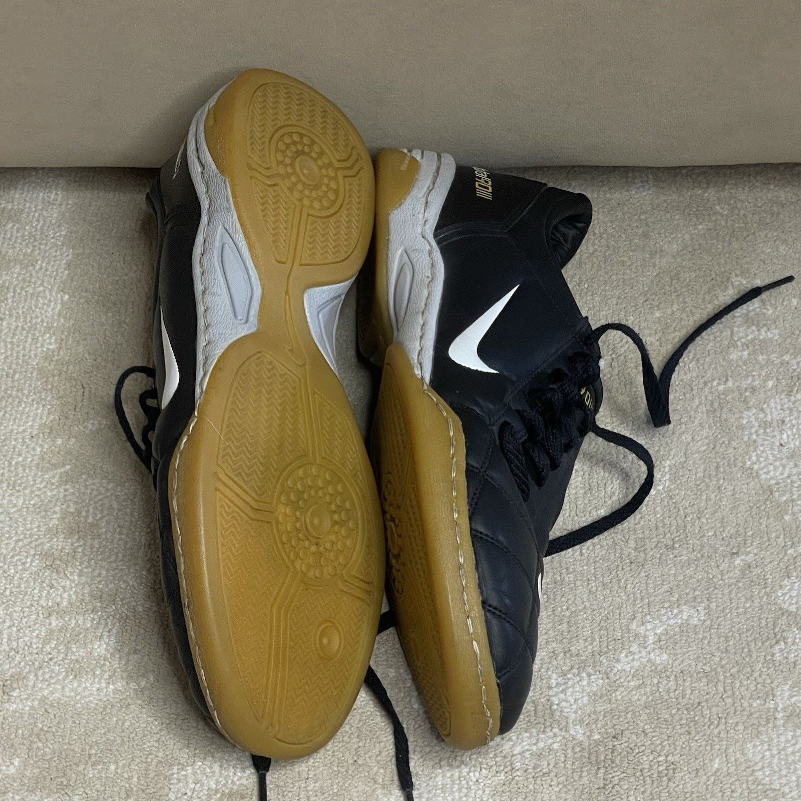 Nike vintage Nike Total 90 lll Indoor Shoes Football Soccer 2004 Size US 12 / EU 45 - 15 Thumbnail