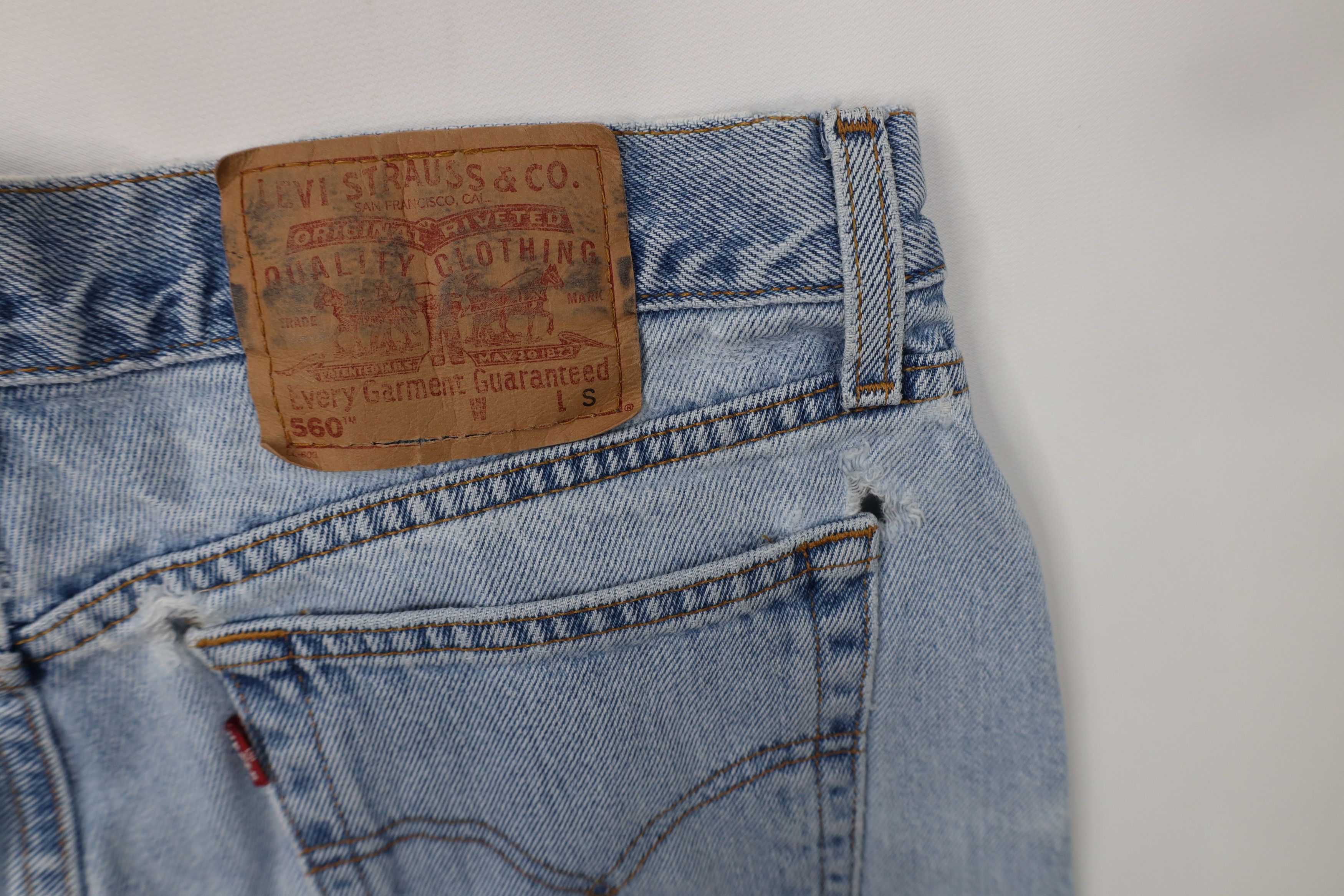 Levi's Vintage 90s Levis 560 Thrashed Loose Fit Straight Leg Jeans Size 34" / US 12 / IT 48 - 16 Thumbnail