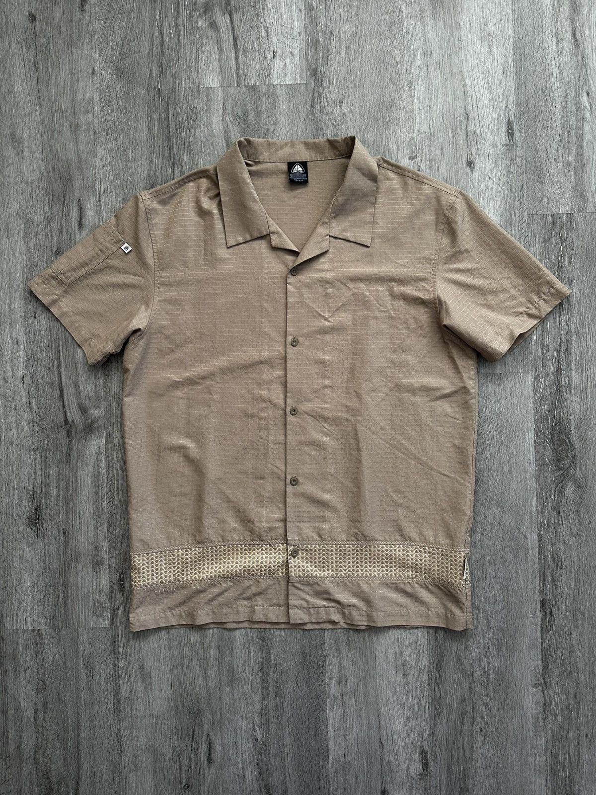 Nike Vintage 90s Nike ACG Button Down Shirt Size US L / EU 52-54 / 3 - 1 Thumbnail