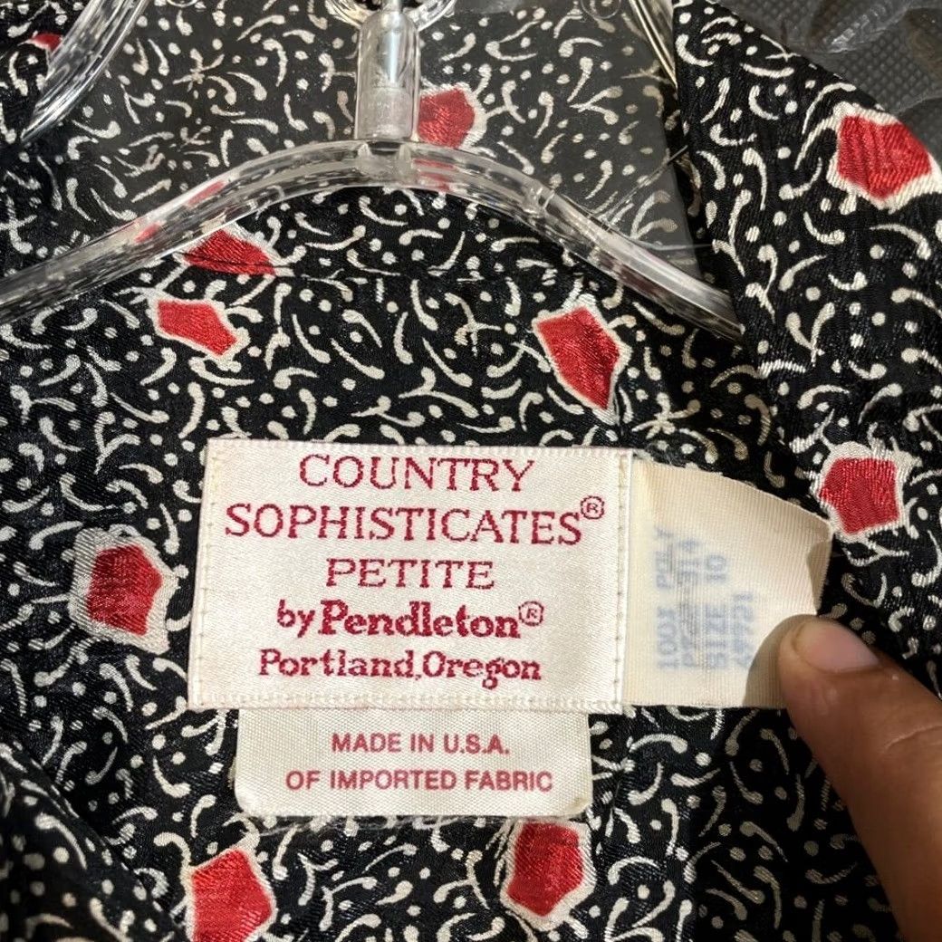 Pendleton VINTAGE Pendleton Shirt Button-Up Black Red Print Women 10 Petite Sophisticates Country Button-Up Shirt Women’s Size 10 Size L / US 10 / IT 46 - 4 Thumbnail