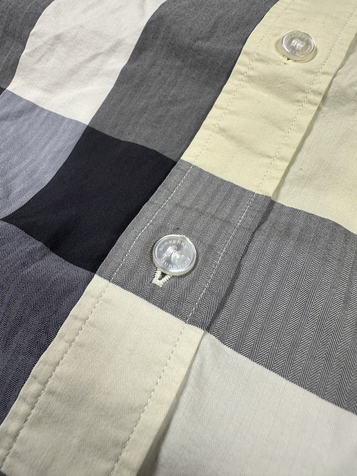 Burberry Vintage Burberry Full Check Button Up Shirts Streetwear XXL Size US XXL / EU 58 / 5 - 3 Thumbnail
