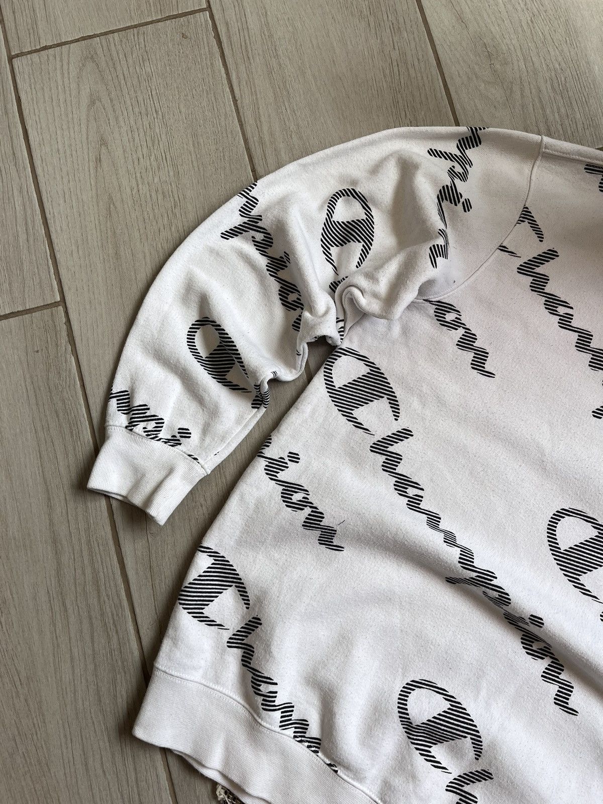 Champion × Vintage Vintage Champion sweatshirt logo monogram sportswear Size US L / EU 52-54 / 3 - 2 Thumbnail