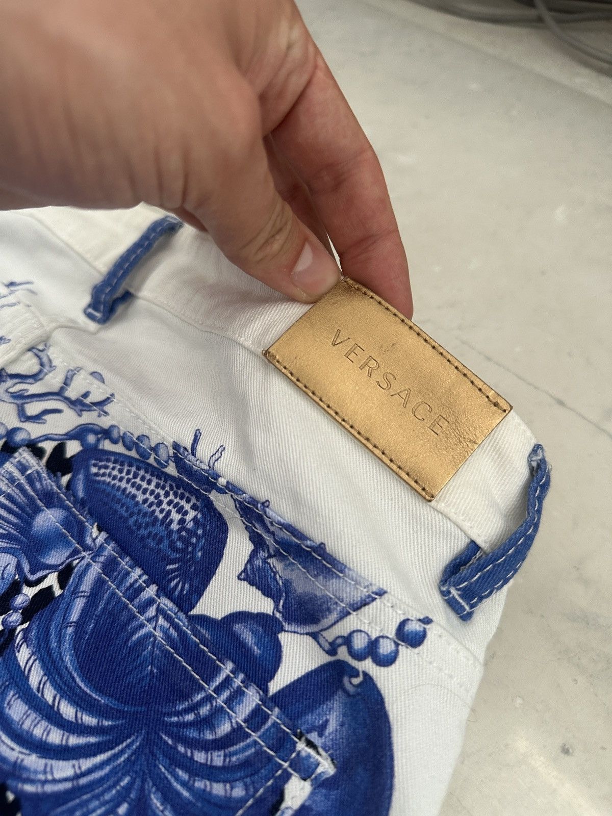 Versace Gianni Versace AOP jeans Aqua coral and leopard print Size 28" / US 6 / IT 42 - 9 Thumbnail