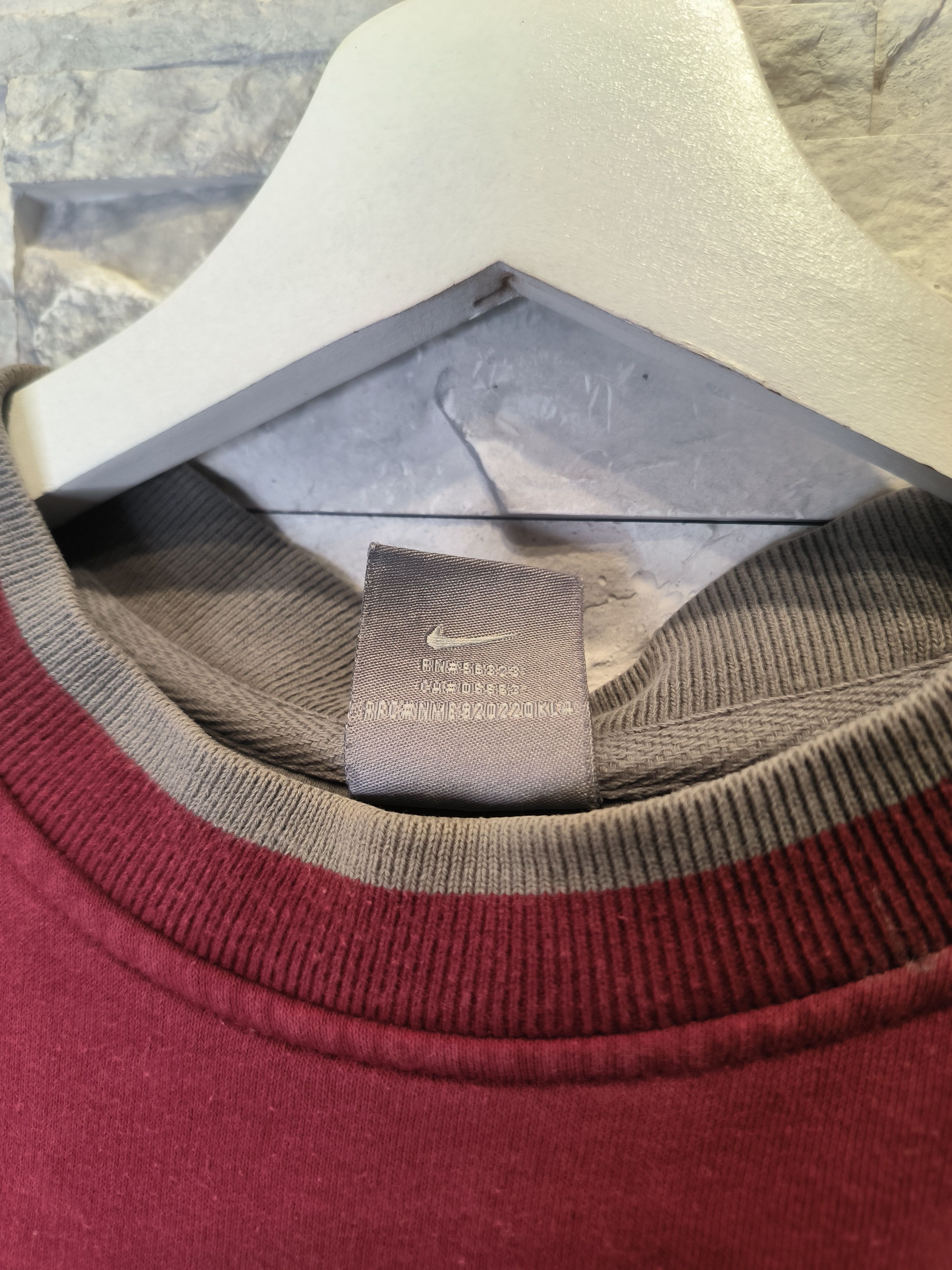 Nike Nike Vintage Center Swoosh Sweatshirt Crewneck Logo Size US XL / EU 56 / 4 - 4 Thumbnail