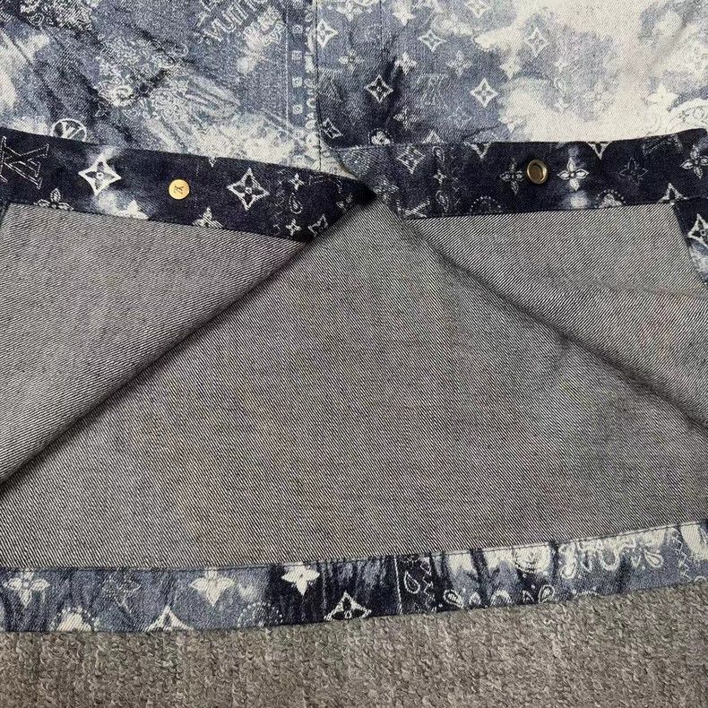 Louis Vuitton LOUIS VUITTON Denim Cashew Flower, Tie-Dye and Full Logo s Size US S / EU 44-46 / 1 - 4 Thumbnail