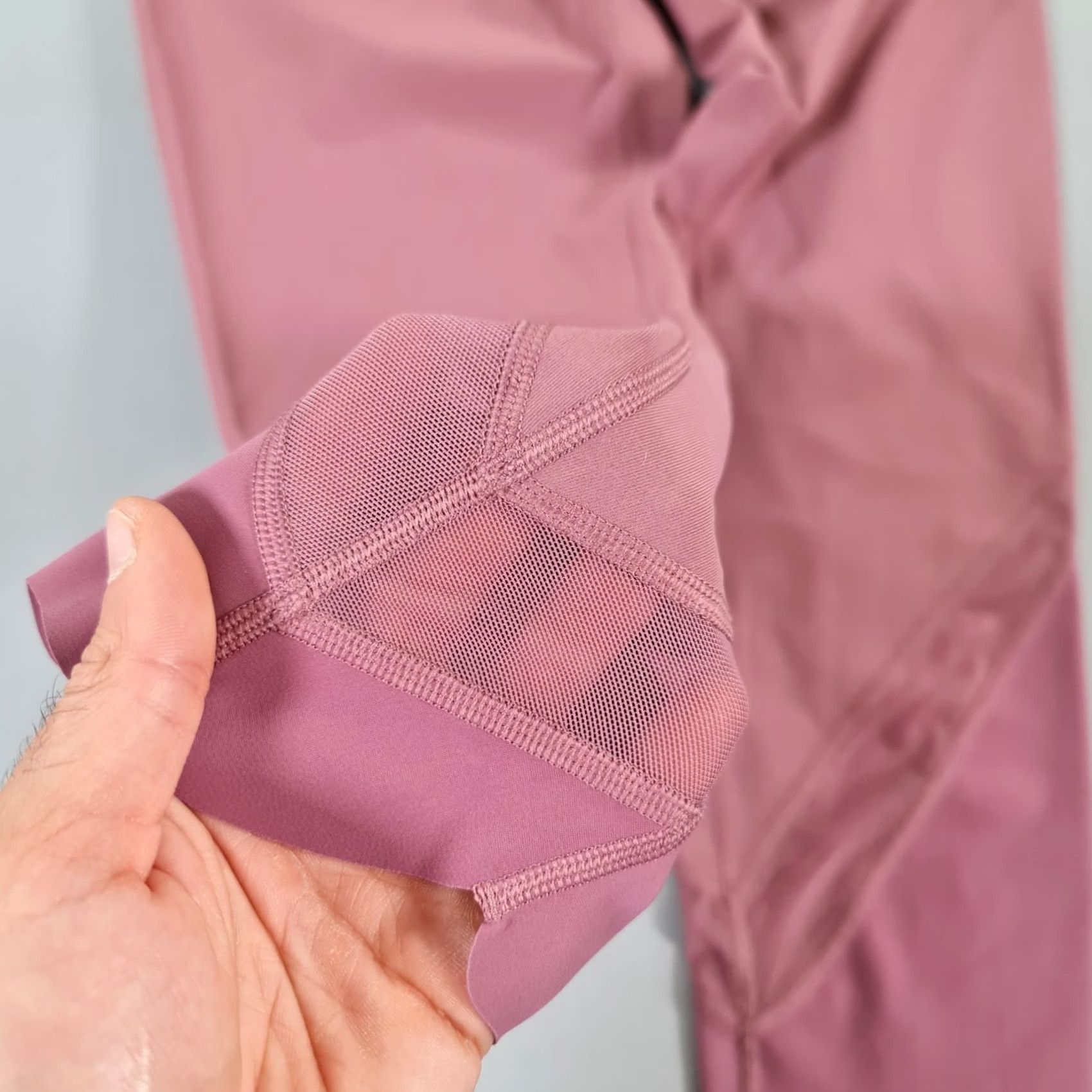 Lululemon VINTAGE Lululemon Womens Leggings Pink 14 UK Wunder Under Crop High-Rise 24'' Zip Pocket Womens Size 36" / US 14 / IT 50 - 7 Thumbnail