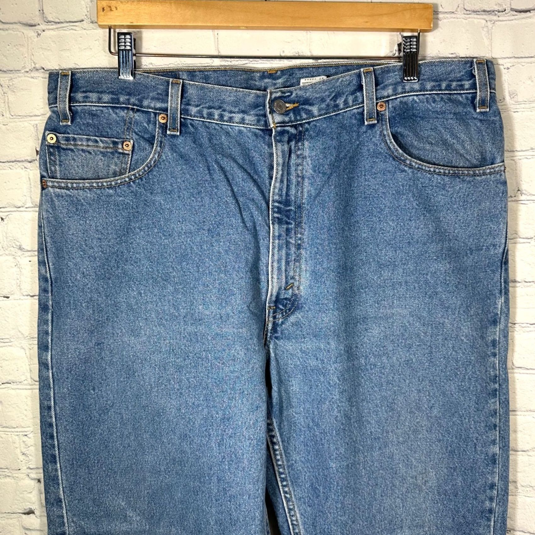 Levi's Levi's 505 Regular Fit Straight Leg Jeans Mens 40x30 Medium Wash Blue Denim Size US 40 / EU 56 - 2 Thumbnail