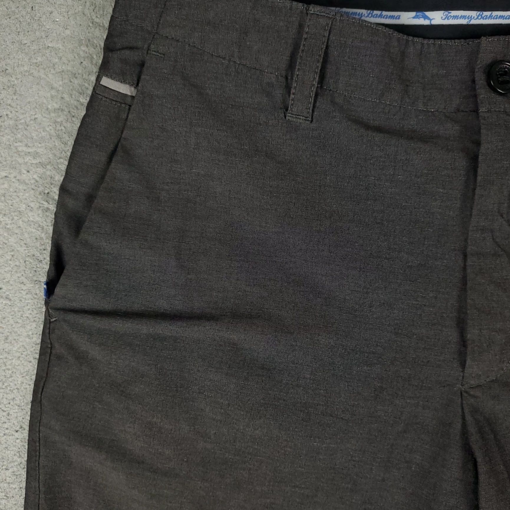 Tommy Bahama Tommy Bahama Shorts Mens 32 Gray Polyester Flat Front Chino Casual Size US 32 / EU 48 - 2 Thumbnail