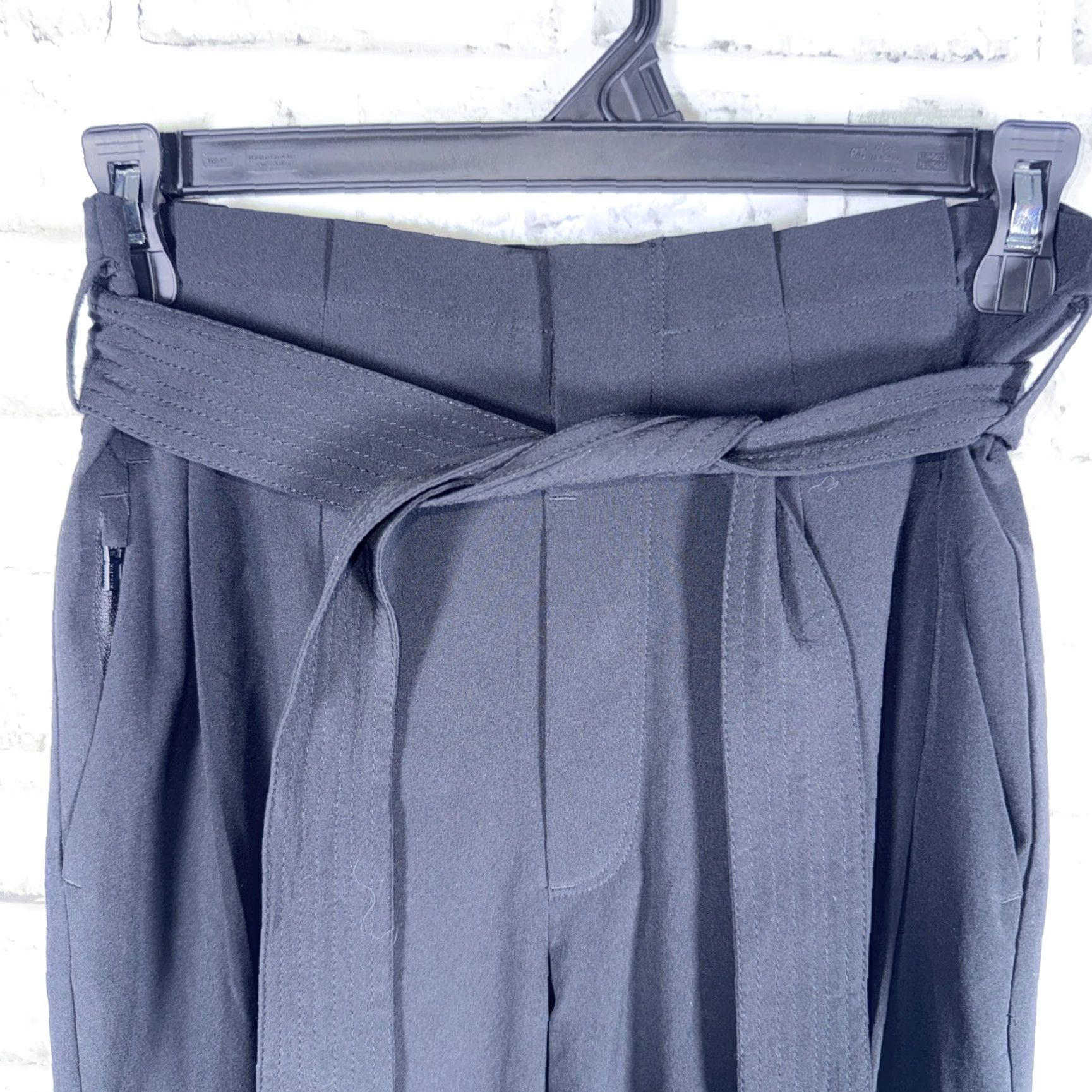 Athleta Athleta Skyline Pant Womens 2 Black Paperbag Belted Stretch Tapered Pant (Inseam 28) Size 26" / US 2 / IT 38 - 2 Thumbnail