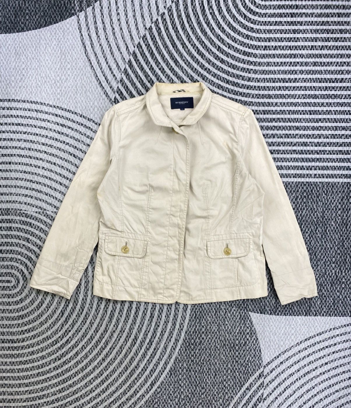 Burberry Vintage Burberry London Double Pocket Jacket Size M / US 6-8 / IT 42-44 - 5 Thumbnail