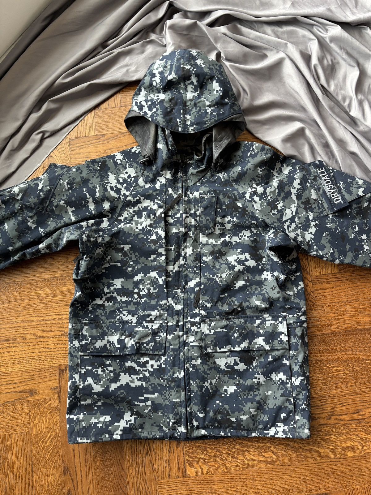 Goretex 2016 Digital Camo US Navy Parka Short Army Shell Jacket Size US S / EU 44-46 / 1 - 3 Thumbnail