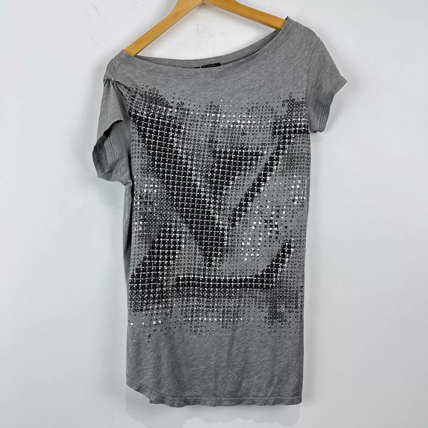 Louis Vuitton Louis Vuitton Off-Shoulder Logo Short Sleeve S 95 New Size S / US 4 / IT 40 - 1 Thumbnail