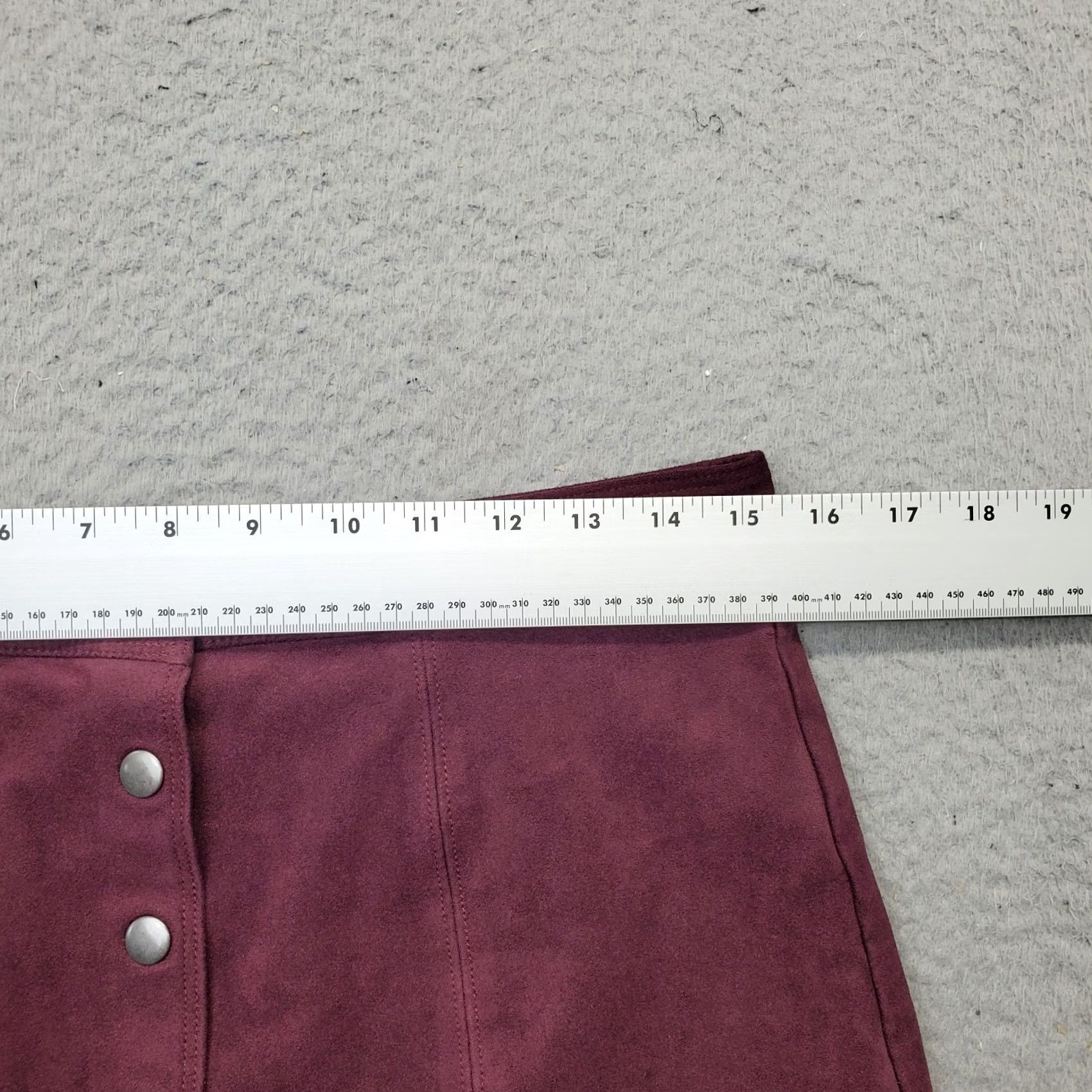 American Eagle Outfitters American Eagle Outfitters Mini Skirt Womens Size 10 Burgundy Snap Front Casual Chic Size 32" / US 10 / IT 46 - 5 Thumbnail