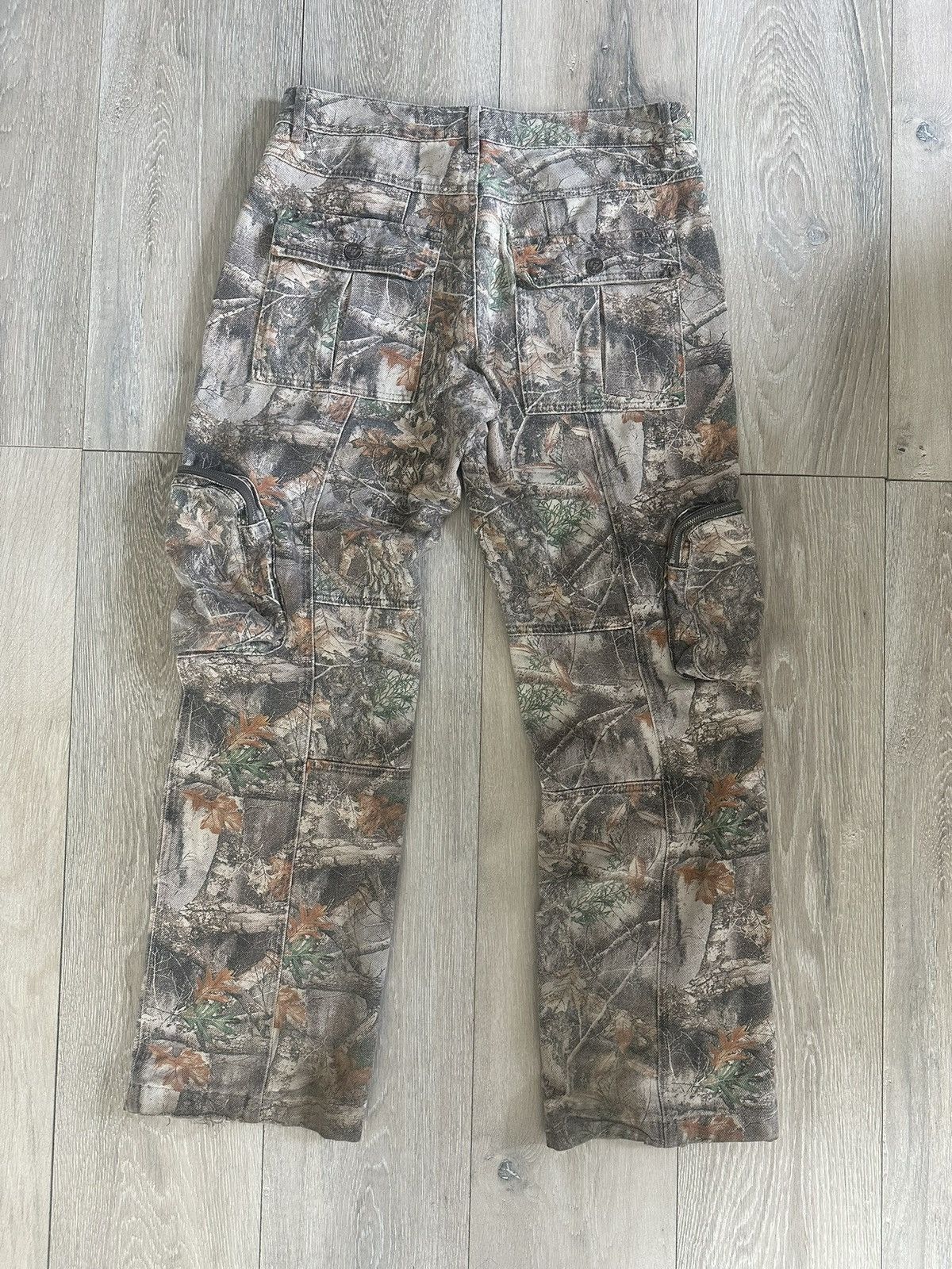 The GV Gallery Gv Gallery Real Tree Camo Cargos Size US 32 / EU 48 - 2 Thumbnail